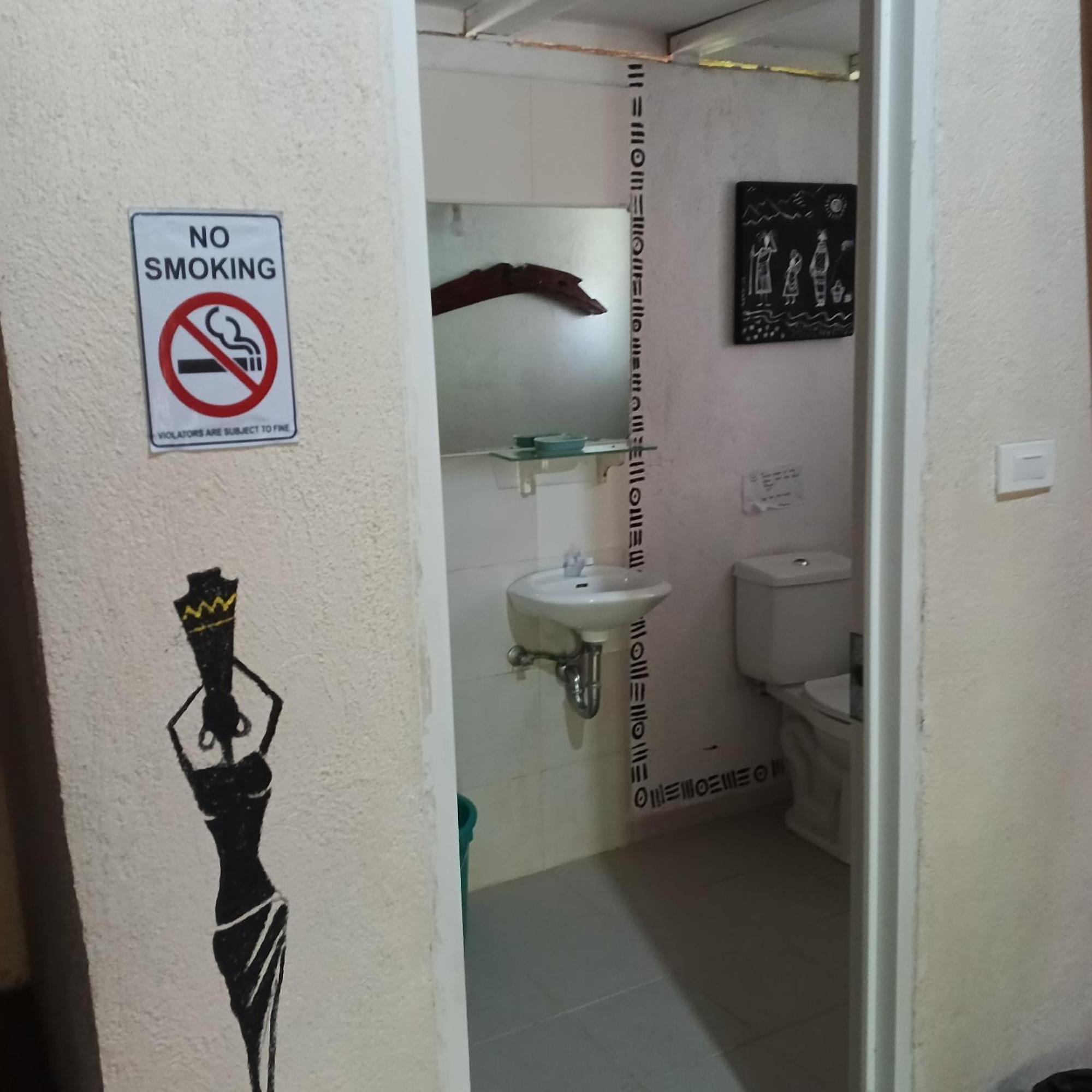 Hotel Two Crazy Monkeys Bakhawan Exterior foto