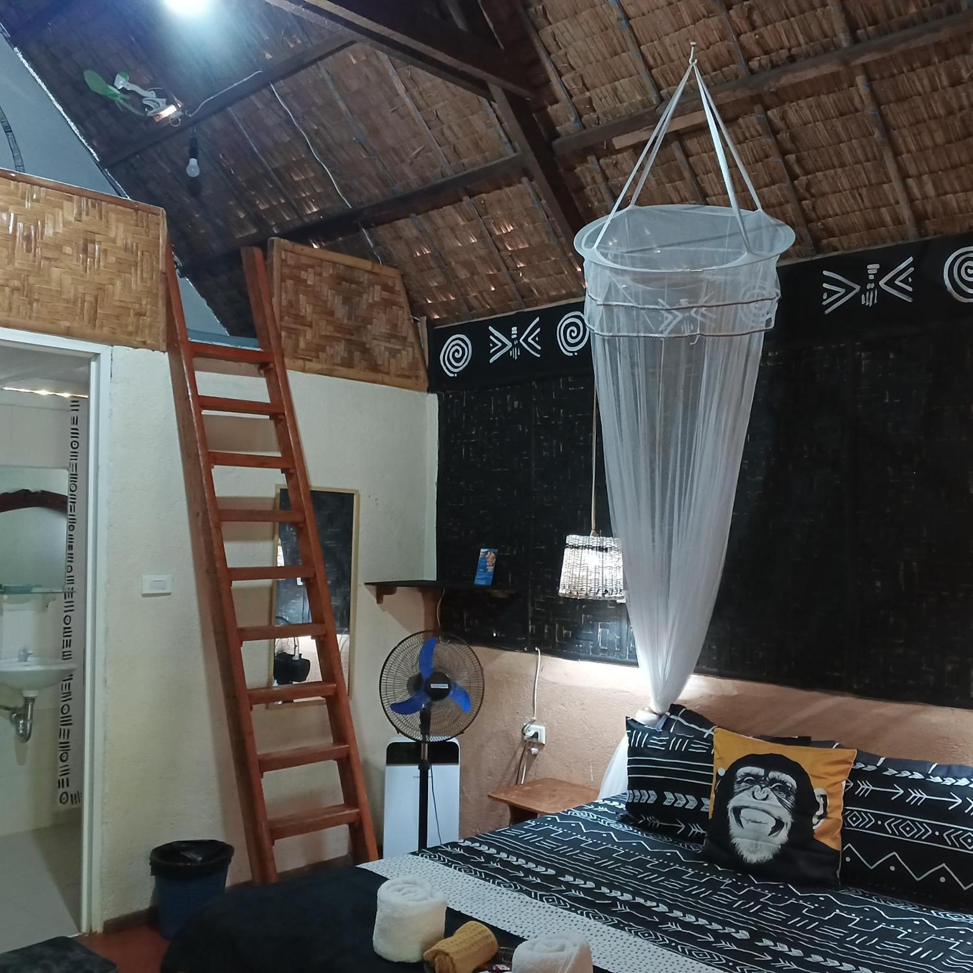 Hotel Two Crazy Monkeys Bakhawan Exterior foto